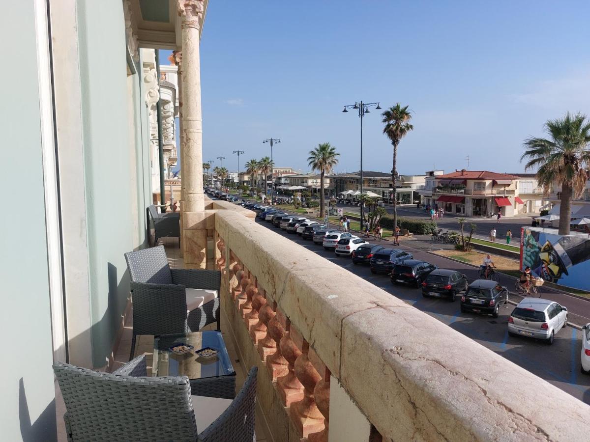 Imperiale Apartment With Sea View Viareggio Esterno foto