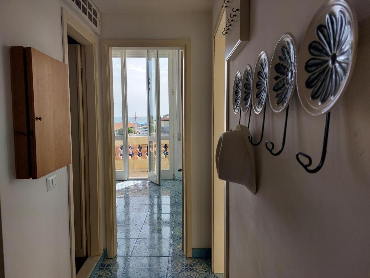 Imperiale Apartment With Sea View Viareggio Esterno foto